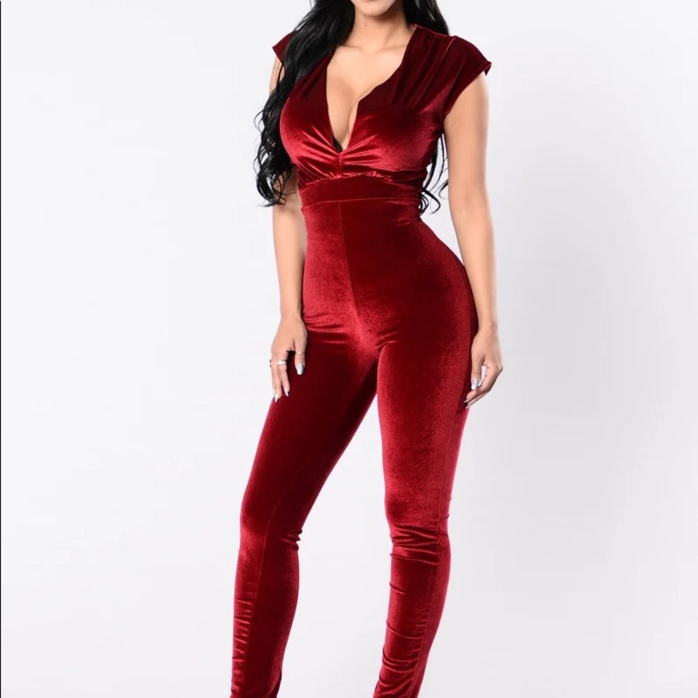 Cocoa butter kisses in size L in wine color.